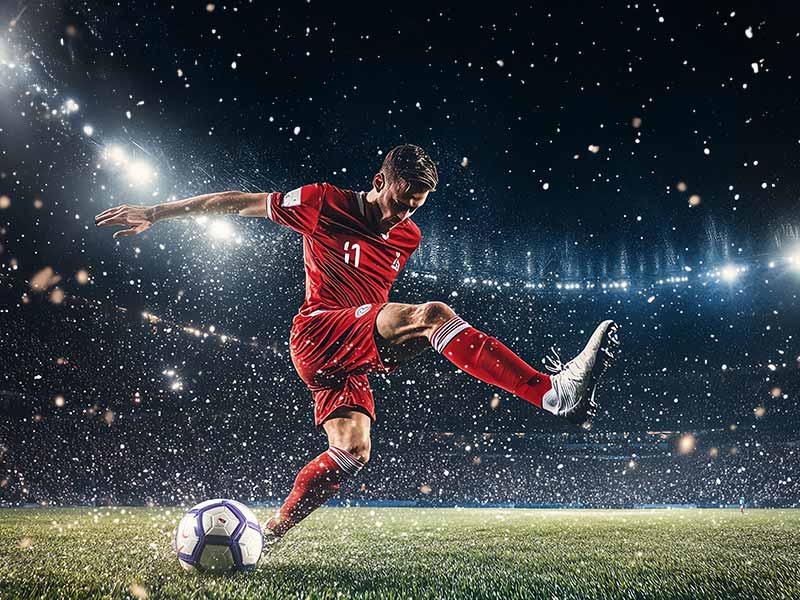 坤哥进军演艺圈阿圭罗出演MV花絮曝光，这吻戏拍得比进球专业